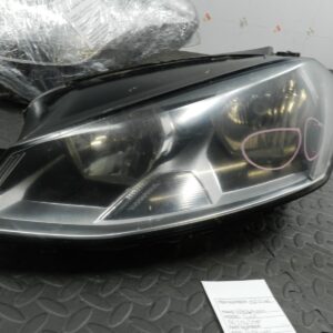 (H0046) INSURANCE DAMAGED HEADLIGHT VOLKSWAGEN GOLF PASSENGER SIDE 5G2941005