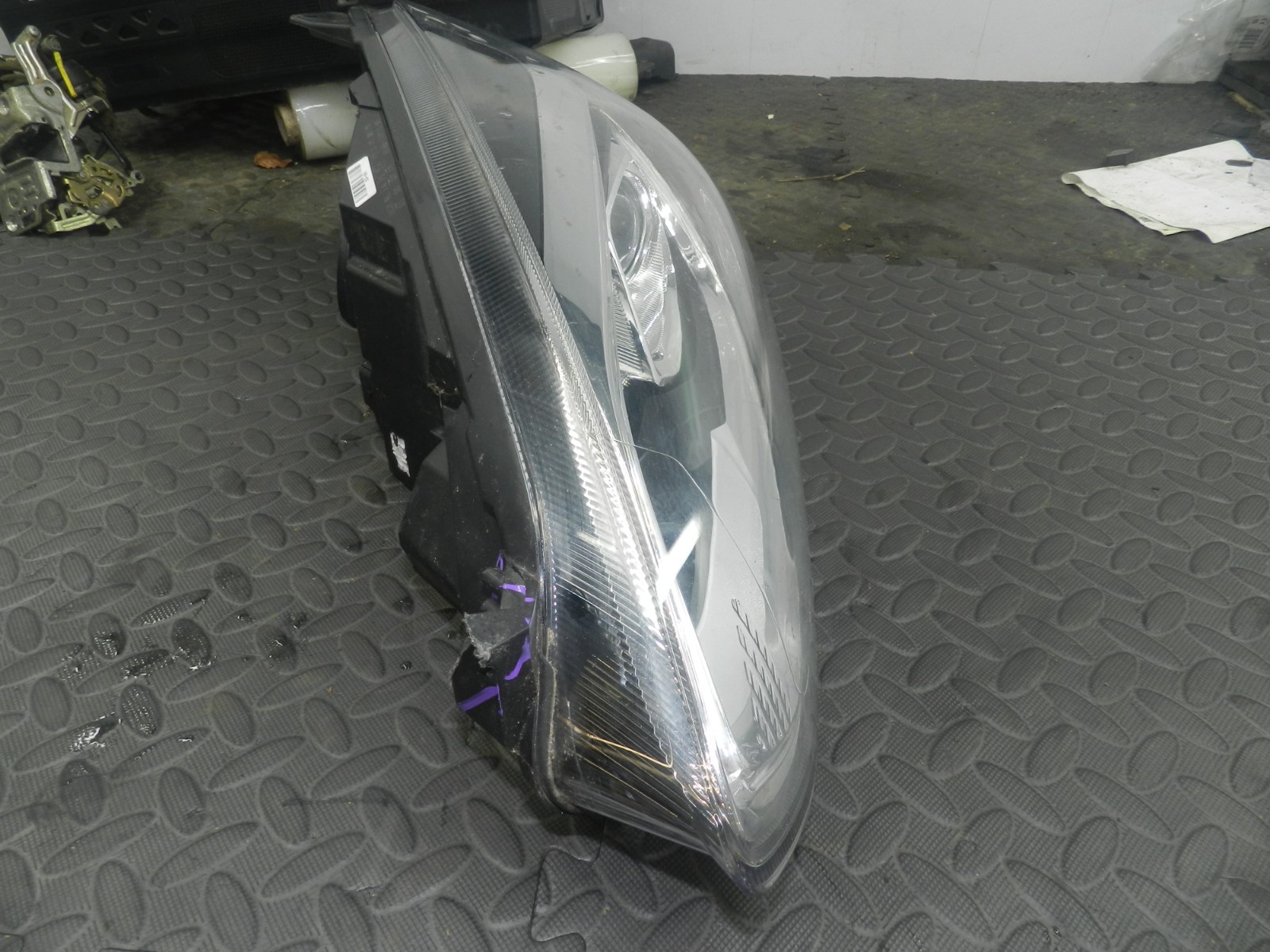 (H0061) INSURANCE DAMAGED HEADLIGHT FORD FIESTA PASSENGER SIDE H1BB-13W030-DH - Image 2