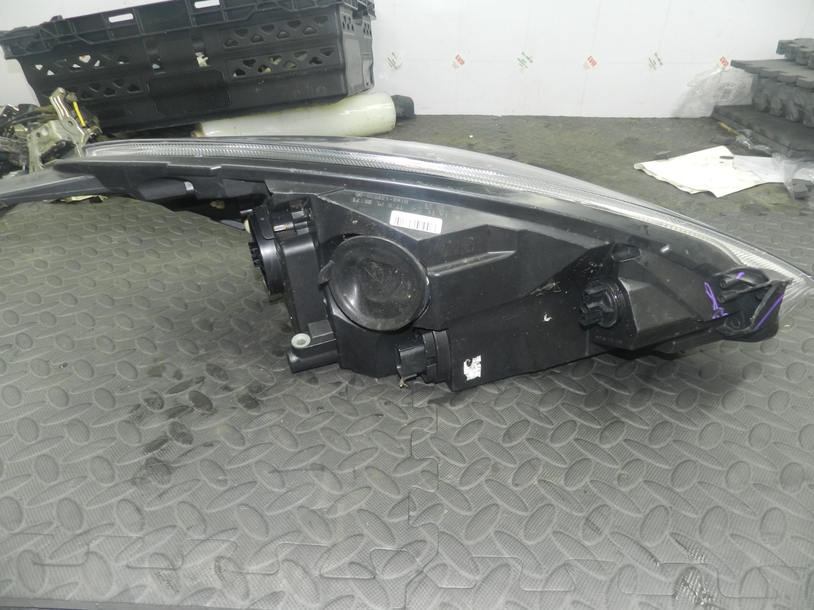 (H0061) INSURANCE DAMAGED HEADLIGHT FORD FIESTA PASSENGER SIDE H1BB-13W030-DH - Image 3