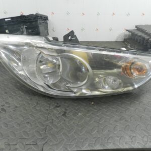 (H0068) INSURANCE DAMAGED HEADLIGHT RENAULT MASTER PASSENGER SIDE 1LR010117-03