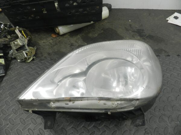 (H0077) INSURANCE DAMAGED HEADLIGHT MERCEDES SPRINTER PASSENGER SIDE 24738100
