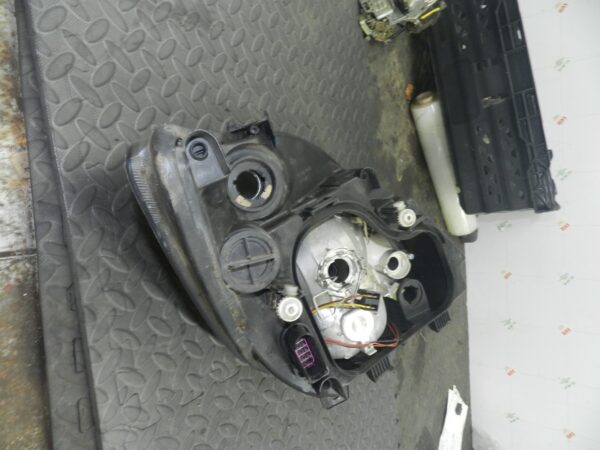 (H0077) INSURANCE DAMAGED HEADLIGHT MERCEDES SPRINTER PASSENGER SIDE 24738100 - Image 6