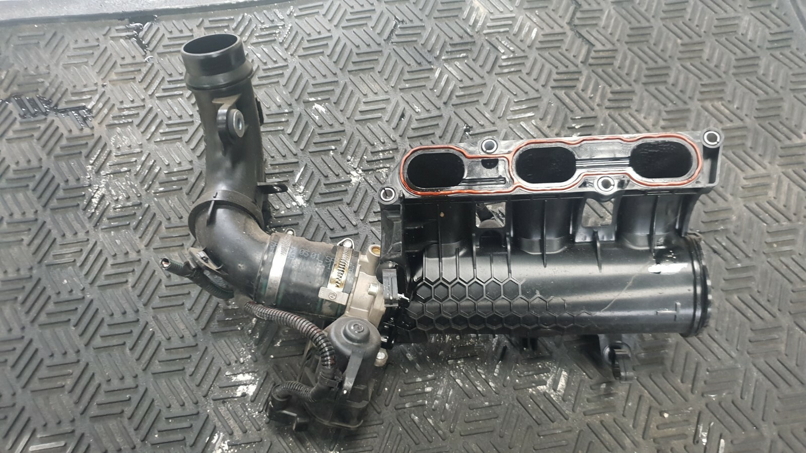 Citroen DS3 2015/16 Inlet Manifold + Throttle body - Image 4