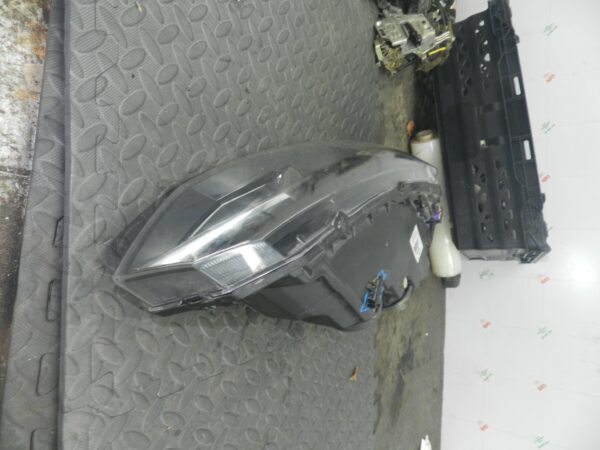 (H0082) INSURANCE DAMAGED HEADLIGHT VOLKSWAGEN POLO DRIVER SIDE 90124432 - Image 2