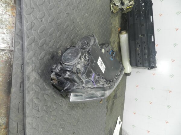 (H0082) INSURANCE DAMAGED HEADLIGHT VOLKSWAGEN POLO DRIVER SIDE 90124432 - Image 4