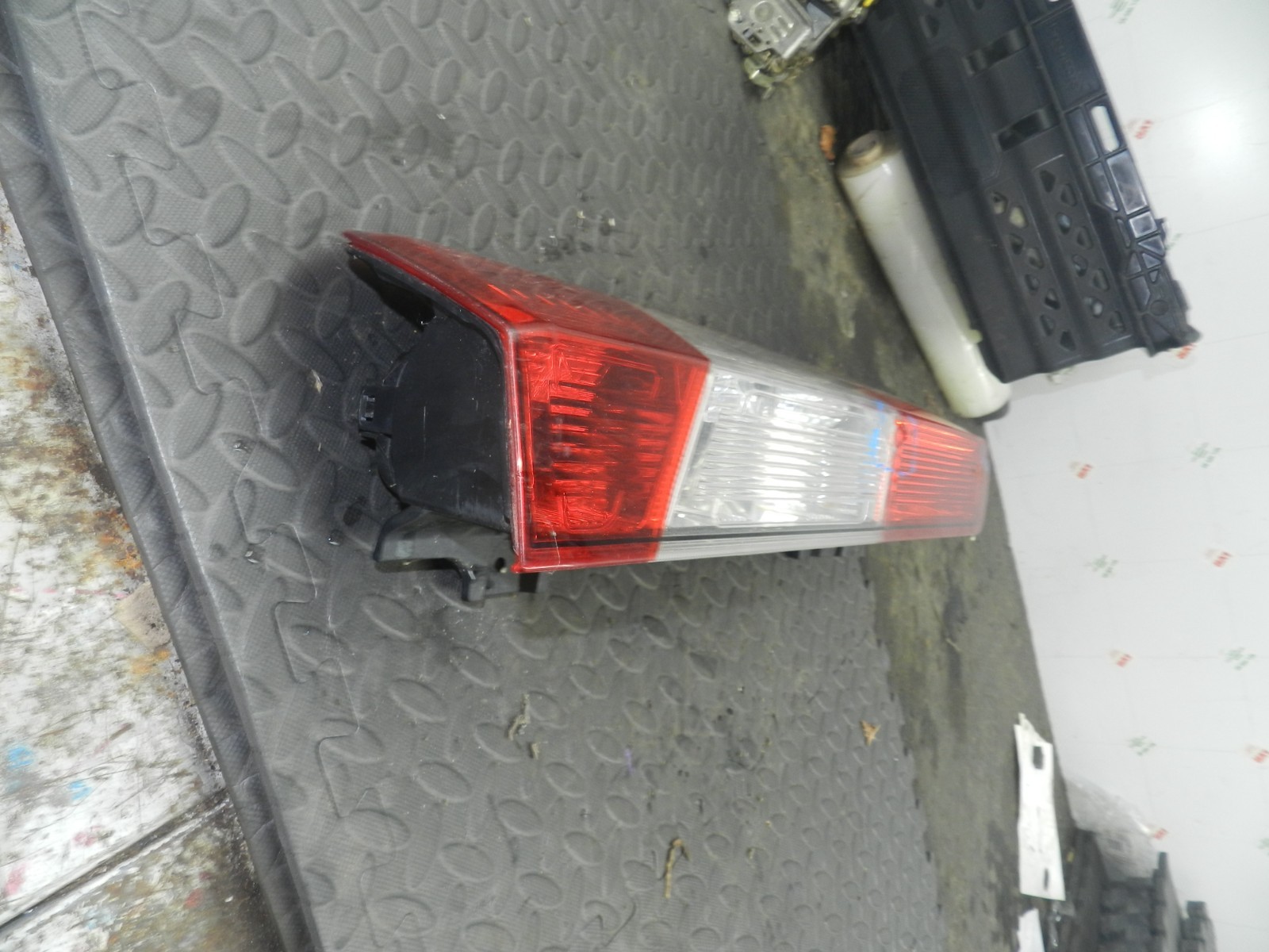 (R104) INSURANCE DAMAGED REAR LIGHT FORD TRANSIT MK8 PASSENGER SIDE BK3113405AG - Image 4