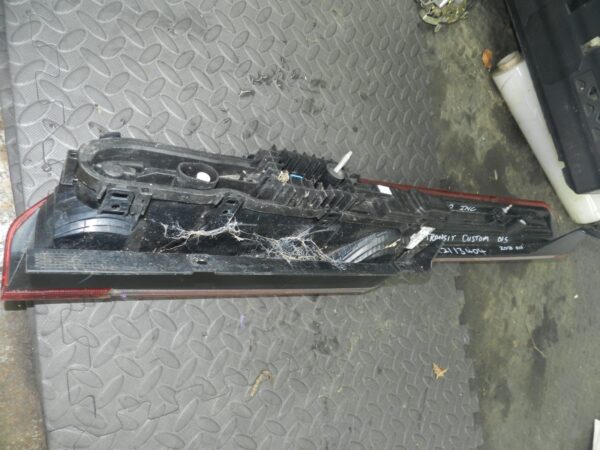 (R105) INSURANCE DAMAGED REAR LIGHT FORD TRANSIT CUSTOM DRIVER SIDE BK2113404AJ - Image 5