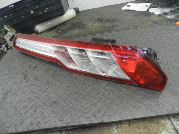 (R106) INSURANCE DAMAGED REAR LIGHT FORD TRANSIT CUSTOM DRIVER SIDE BK2113404AJ - Image 5