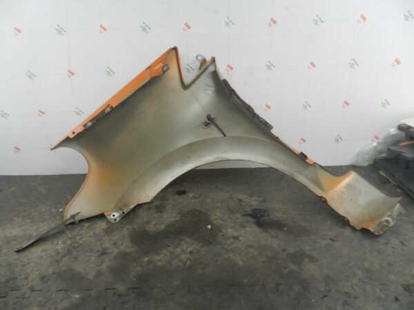 156. 2003 CITROEN C3 PLURIEL CONVERTIBLE. DRIVER SIDE WING IN ORANGE - Image 2