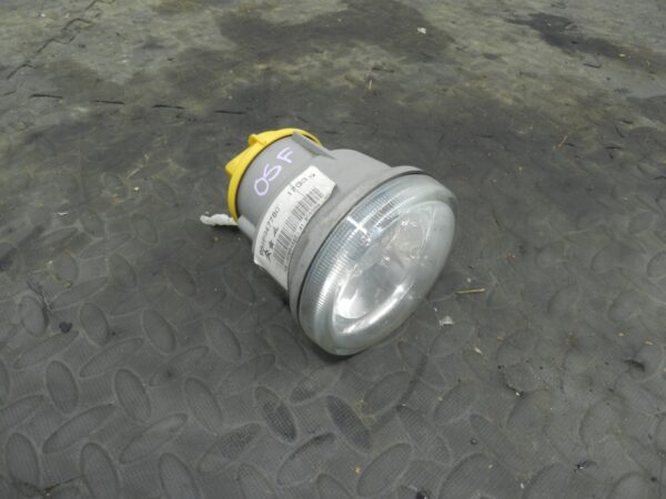 156. 2003 CITROEN C3 PLURIEL CONVERTIBLE. DRIVER SIDE FRONT FOG LIGHT