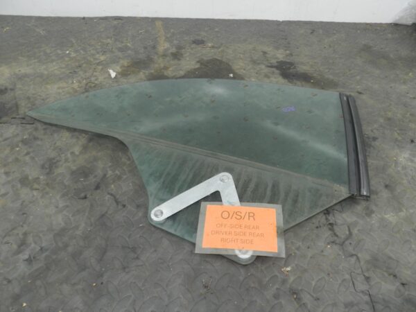 156. 2003 CITROEN C3 PLURIEL CONVERTIBLE. DRIVER SIDE REAR WINDOW GLASS