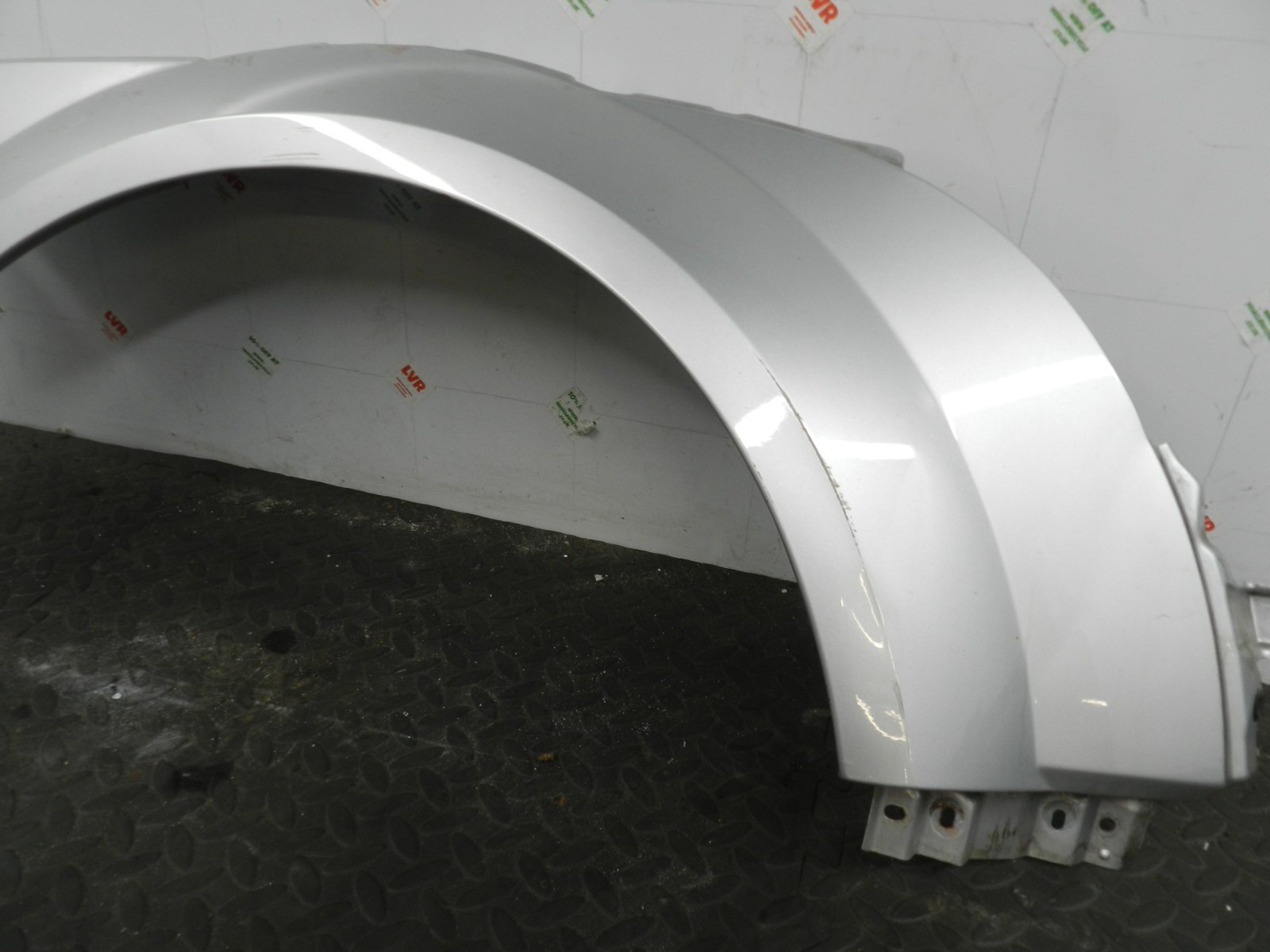 (160) 2000 AUDI TT QUATTRO 8N. DRIVER SIDE WING IN SILVER - Image 2