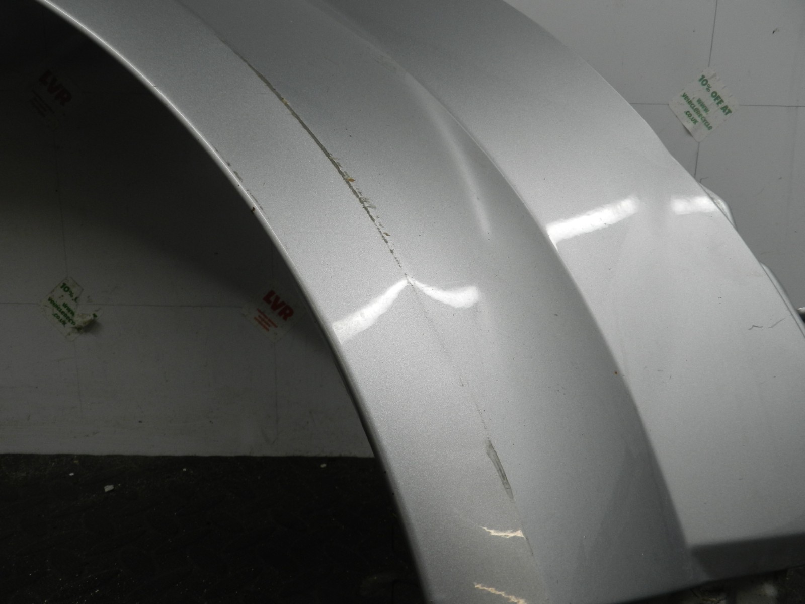 (160) 2000 AUDI TT QUATTRO 8N. DRIVER SIDE WING IN SILVER - Image 3
