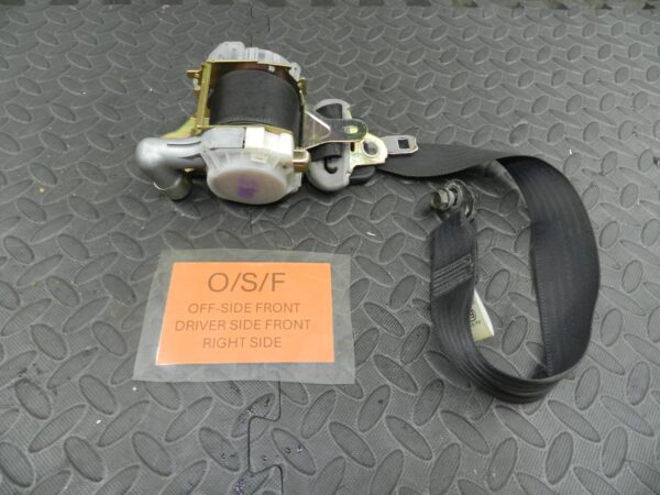 (145) 2003 TOYOTA RAV 4 MK2. DRIVER SIDE FRONT SEAT BELT