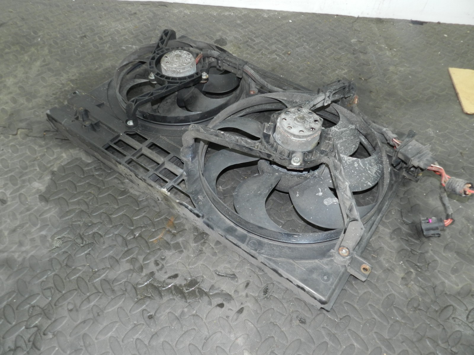 (160) 2000 AUDI TT QUATTRO 8N. RADIATOR COOLING FANS - Image 3