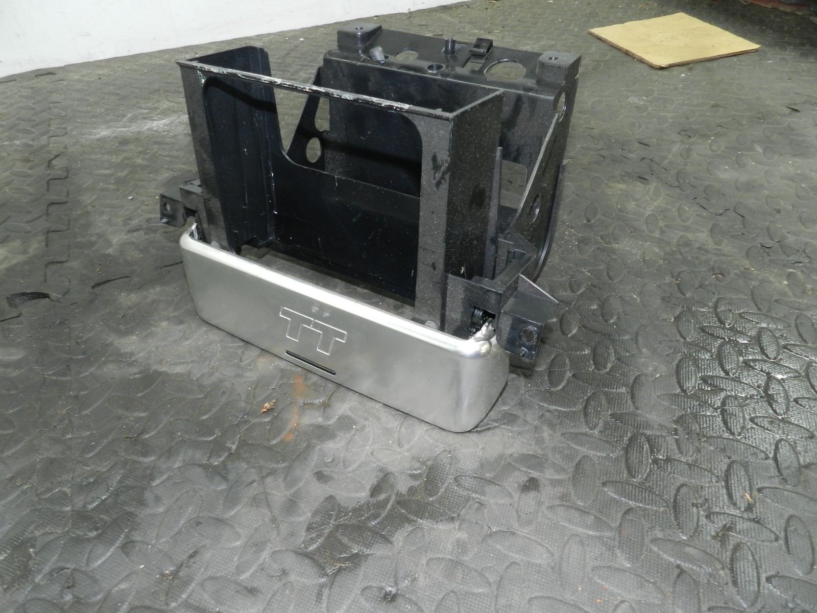 (160) 2000 AUDI TT QUATTRO 8N. CENTRE CONSOLE DASHBOARD RADIO TRIM FRAME - Image 3