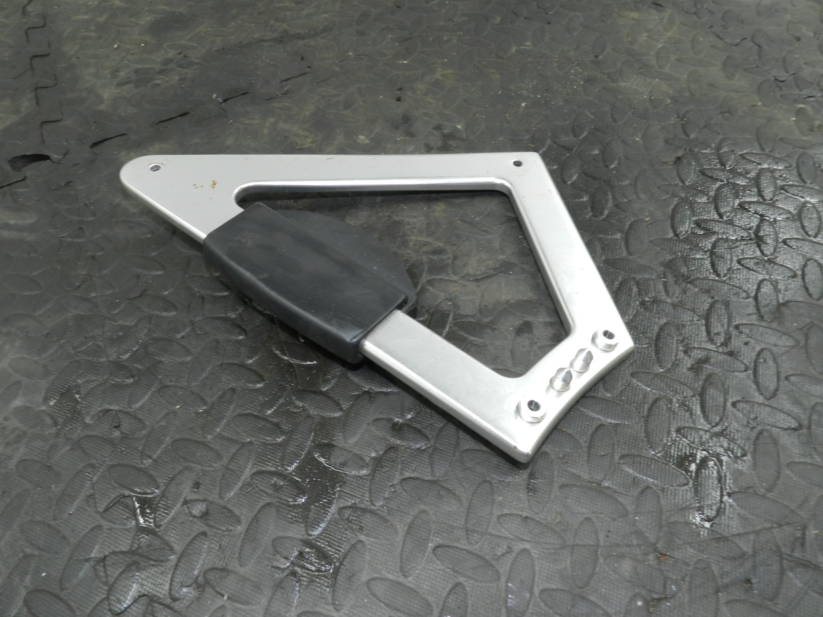 (160) 2000 AUDI TT QUATTRO 8N. SIDE GRAB HANDLE - Image 2