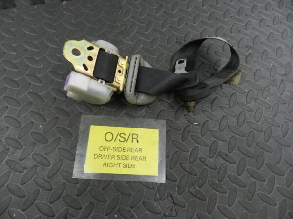 (145) 2003 TOYOTA RAV 4 MK2. DRIVER SIDE REAR SEAT BELT - Image 2