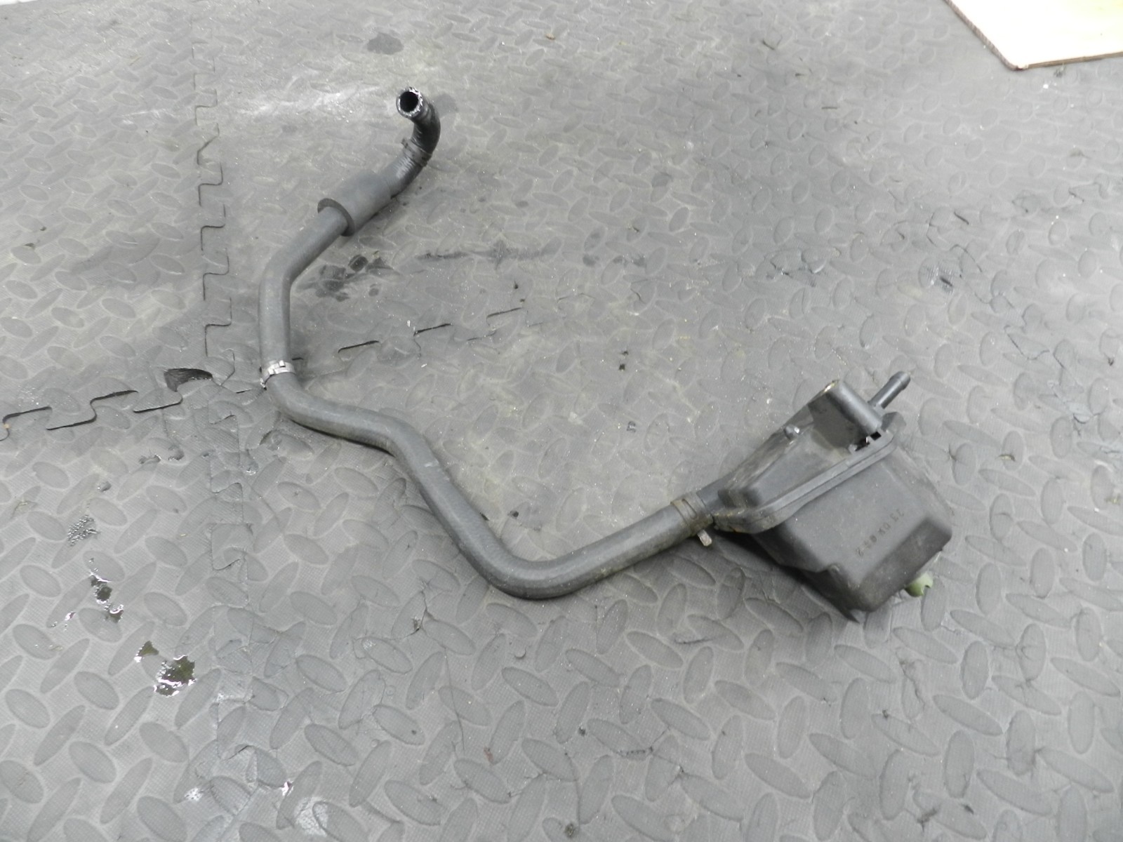 (160) 2000 AUDI TT QUATTRO 8N. POWER STEERING BOTTLE AND PIPE