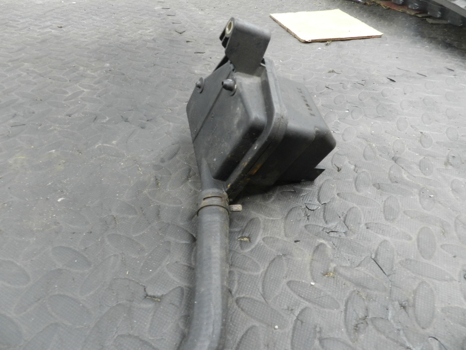 (160) 2000 AUDI TT QUATTRO 8N. POWER STEERING BOTTLE AND PIPE - Image 5