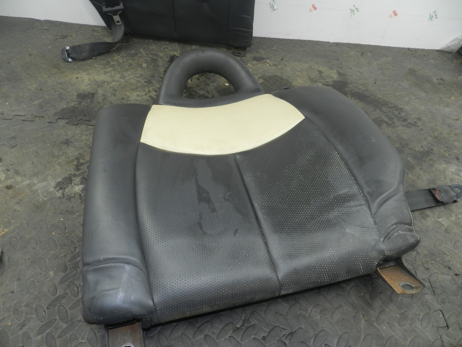 156. 2003 CITROEN C3 PLURIEL CONVERTIBLE. REAR LEATHER SEATS BLACK & CREAM - Image 4