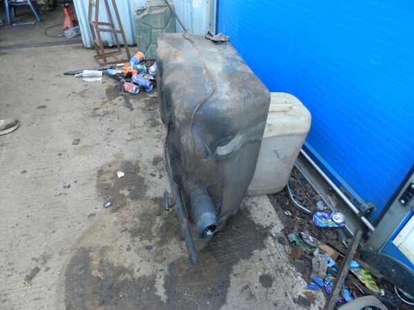 154. 2003 LAND ROVER DISCOVERY 2 TD5. DIESEL FUEL TANK - Image 4