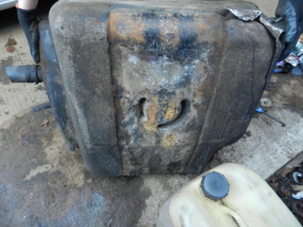 154. 2003 LAND ROVER DISCOVERY 2 TD5. DIESEL FUEL TANK - Image 5