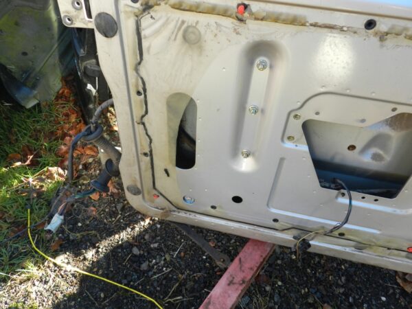 155 1999 LAND ROVER DISCOVERY 2 4.0 V8. BOOT LID TAIL GATE SILVER / GOLD - Image 5