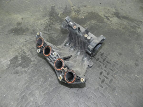 156. 2003 CITROEN C3 PLURIEL CONVERTIBLE. 1.4 PETROL INTAKE MANIFOLD - Image 3