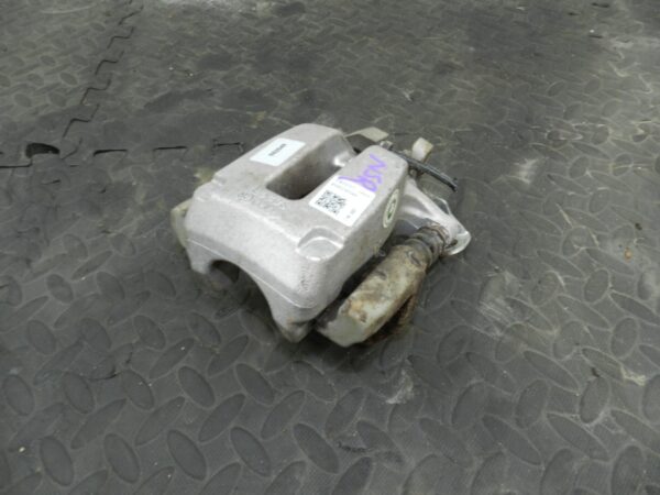 (160) 2000 AUDI TT QUATTRO 8N. PASSENGER REAR BRAKE CALIPER SLIGHTLY USED - Image 3