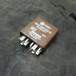 (160) 2000 AUDI TT QUATTRO 8N. 601 WIPER MOTOR RELAY 8N0955531B