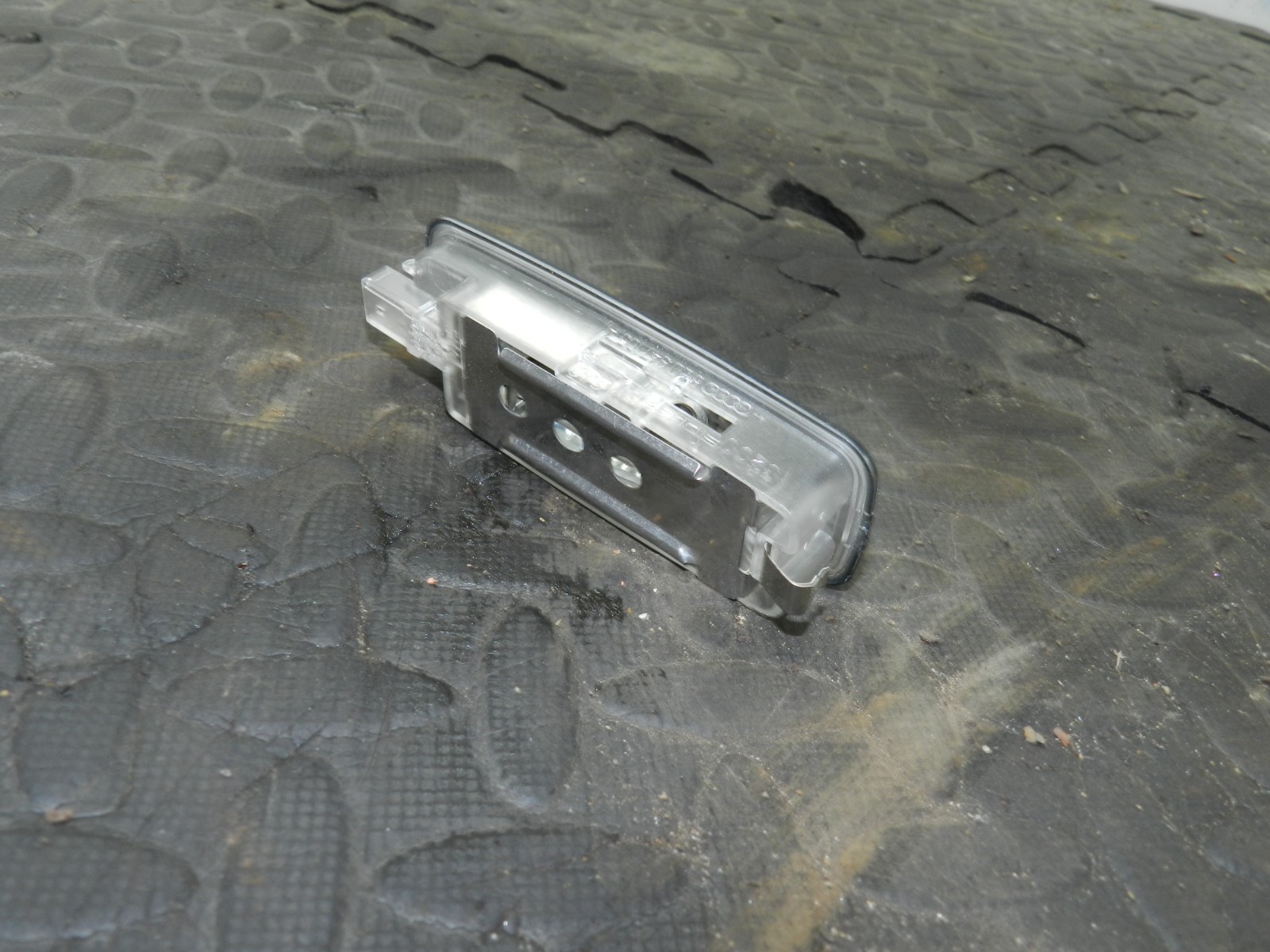 (160) 2000 AUDI TT QUATTRO 8N. INTERIOR LIGHT - Image 2