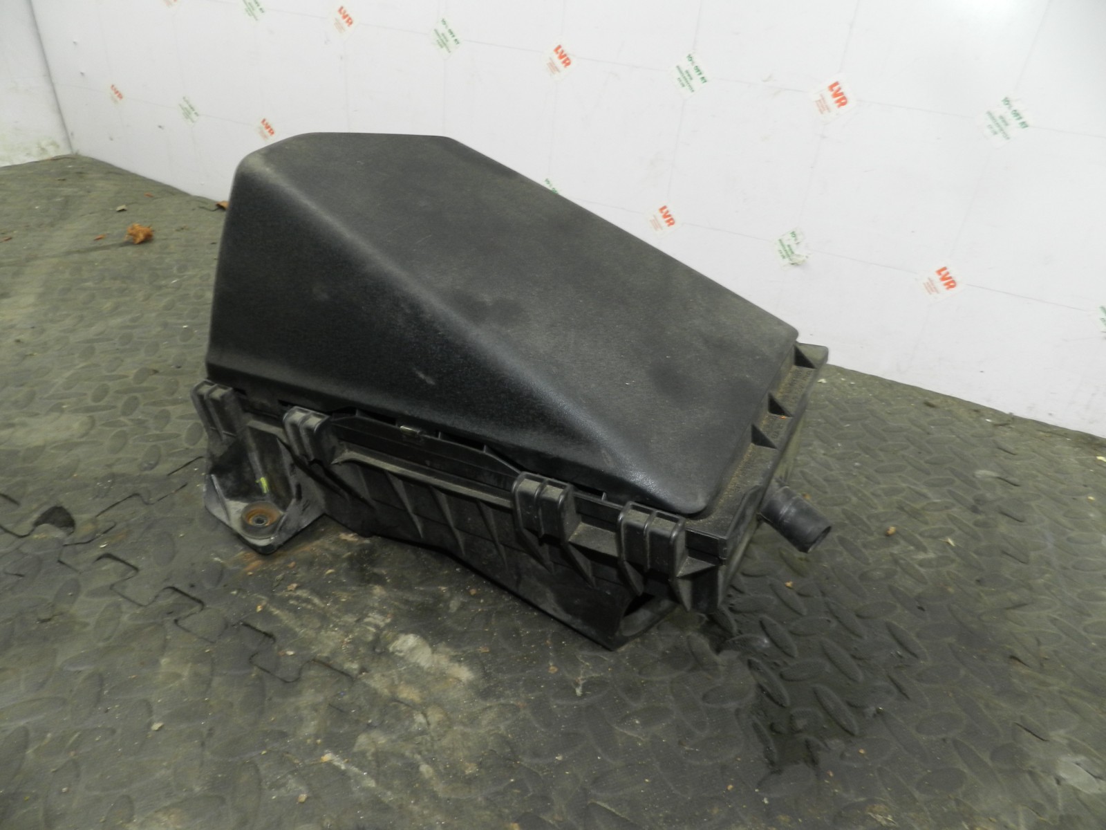 (160) 2000 AUDI TT QUATTRO 8N. AIR FILTER HOUSING BOX