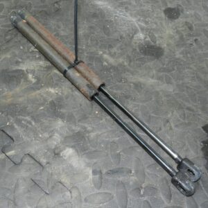 (160) 2000 AUDI TT QUATTRO 8N. BOOT LID TAILGATE GAS STRUTS