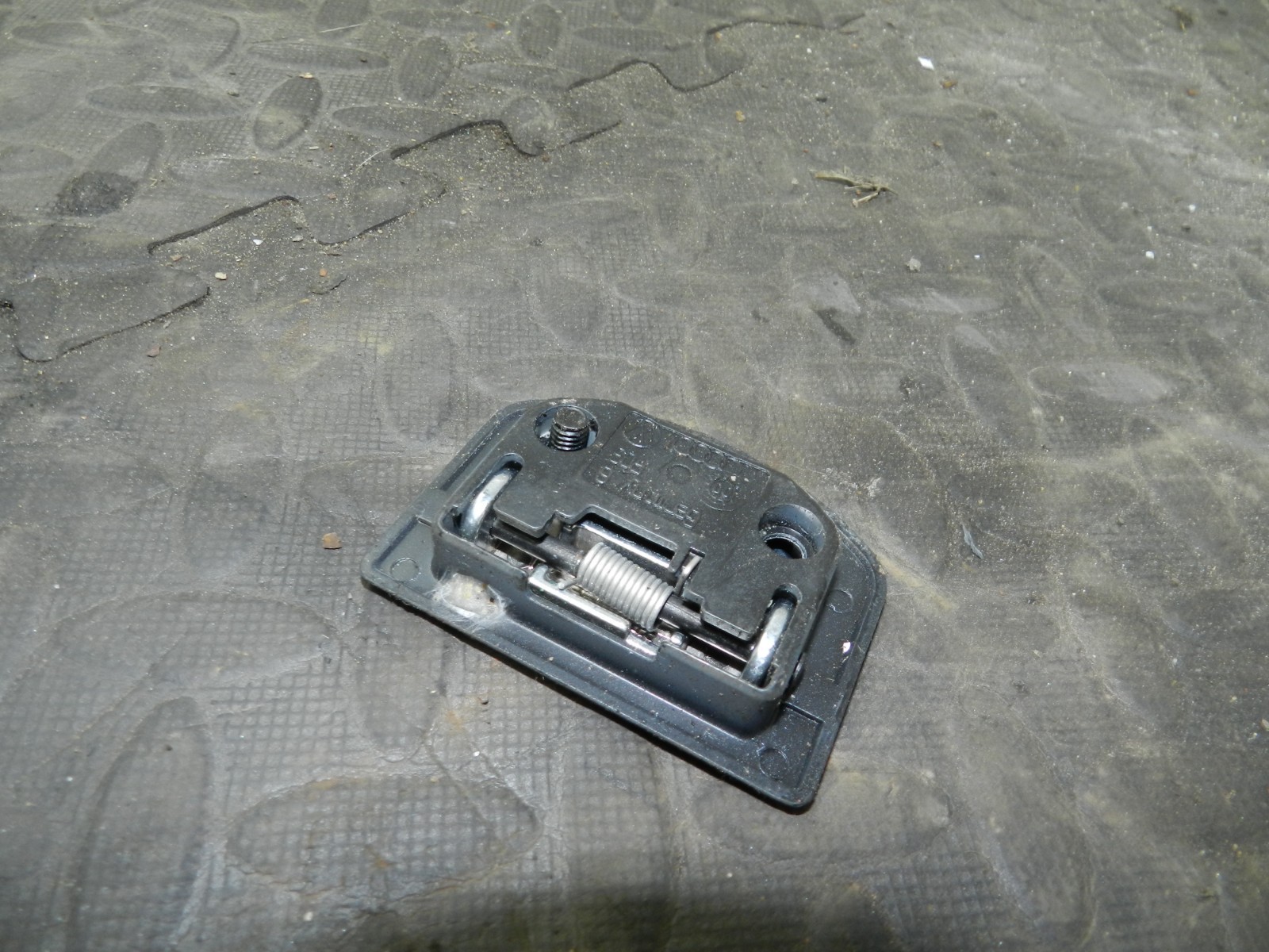 (160) 2000 AUDI TT QUATTRO 8N. BOOT TIE DOWN LUGGAGE - Image 2