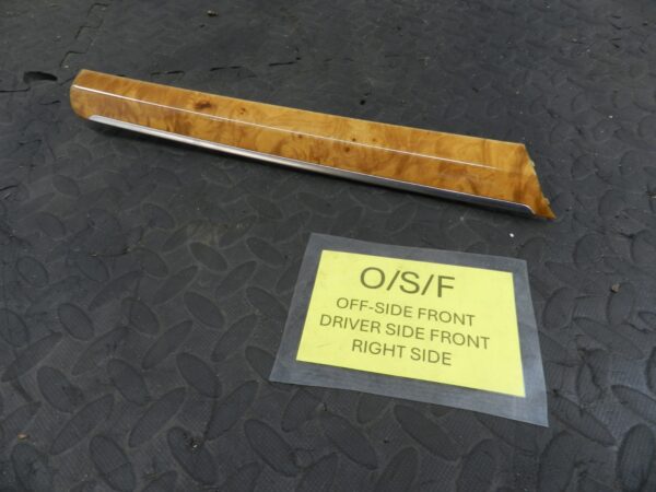159. 2010 AUDI Q7 S LINE. DRIVER SIDE FRONT DOOR CARD WOOD TRIM