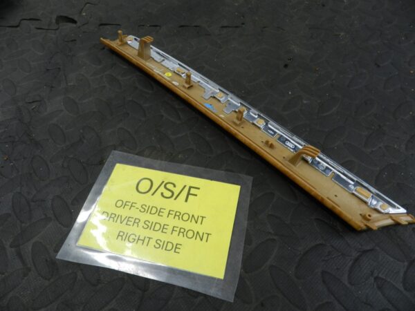 159. 2010 AUDI Q7 S LINE. DRIVER SIDE FRONT DOOR CARD WOOD TRIM - Image 2