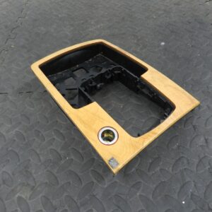 159. 2010 AUDI Q7 S LINE. CENTRE CONSOLE GEAR SURROUND WOOD TRIM