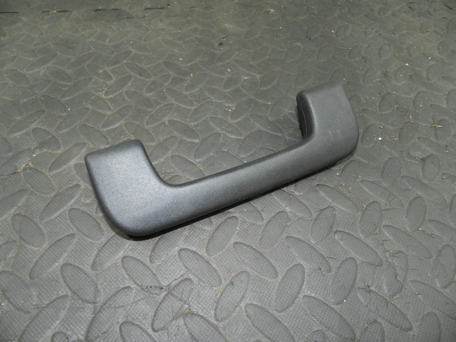 159. 2010 AUDI Q7 S LINE. GRAB HANDLE