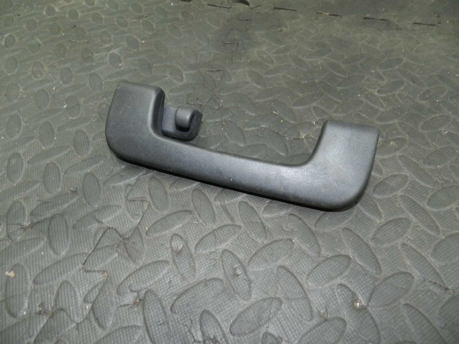 159. 2010 AUDI Q7 S LINE. GRAB HANDLE