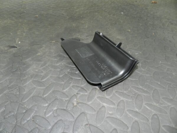159. 2010 AUDI Q7 S LINE. UNDER SEAT HEATING VENT DUCT 7L0819623A - Image 4