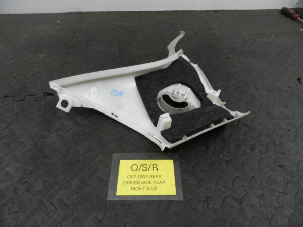 159. 2010 AUDI Q7 S LINE. DRIVER SIDE REAR C PILLAR TRIM - Image 3
