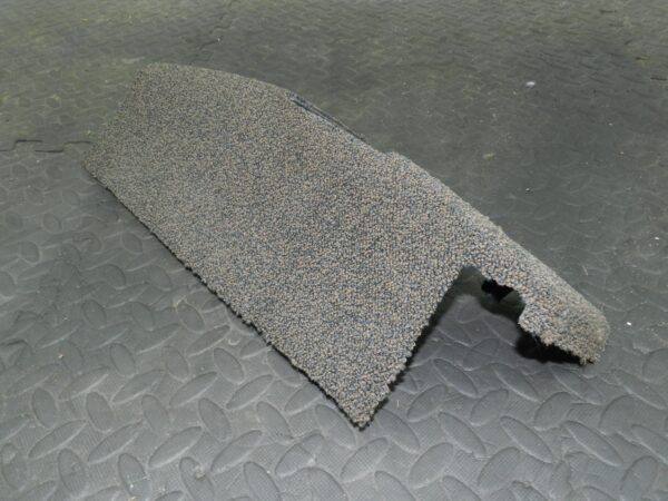 159. 2010 AUDI Q7 S LINE. DRIVER SIDE FRONT SEAT CARPET TRIM - Image 3