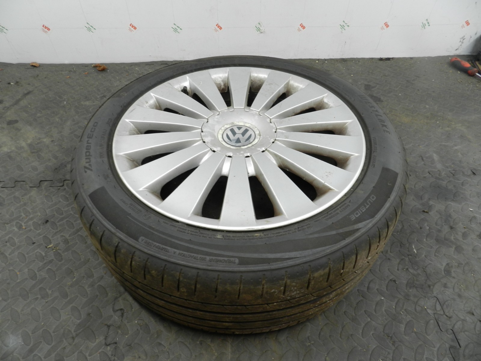 161, 2008 VOLKSWAGEN PASSAT B6 ESTATE SET OF ALLOY WHEELS 235/45 R17 GREAT TYRES