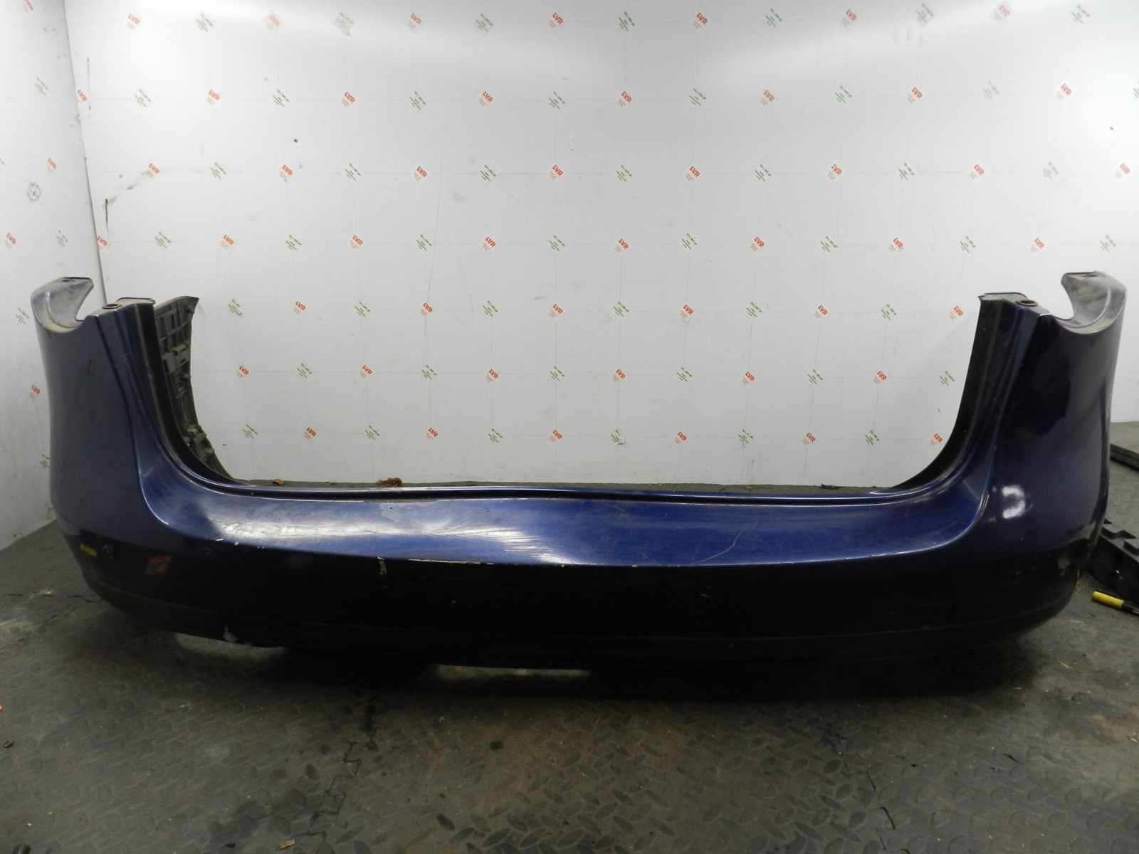 161, 2008 VOLKSWAGEN PASSAT B6 ESTATE. REAR BUMPER IN BLUE