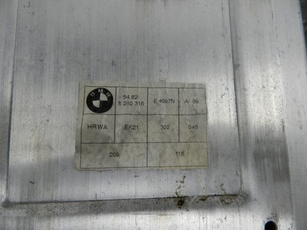 143. 2003 BMW E46 318Ci CONVERTIBLE. DRIVER SIDE ROLL OVER PROTECTION BAR - Image 3