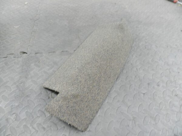 159. 2010 AUDI Q7 S LINE. PASSENGER SIDE SEAT CARPET TRIM - Image 2