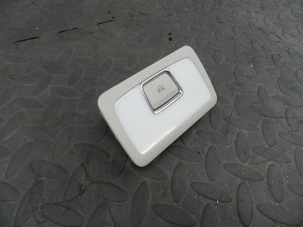159. 2010 AUDI Q7 S LINE. INTERIOR LIGHT