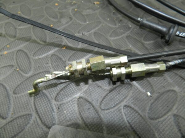 143. 2003 BMW E46 318Ci CONVERTIBLE. CONVERTIBLE ROOF LATCH CABLES 8227907 - Image 3