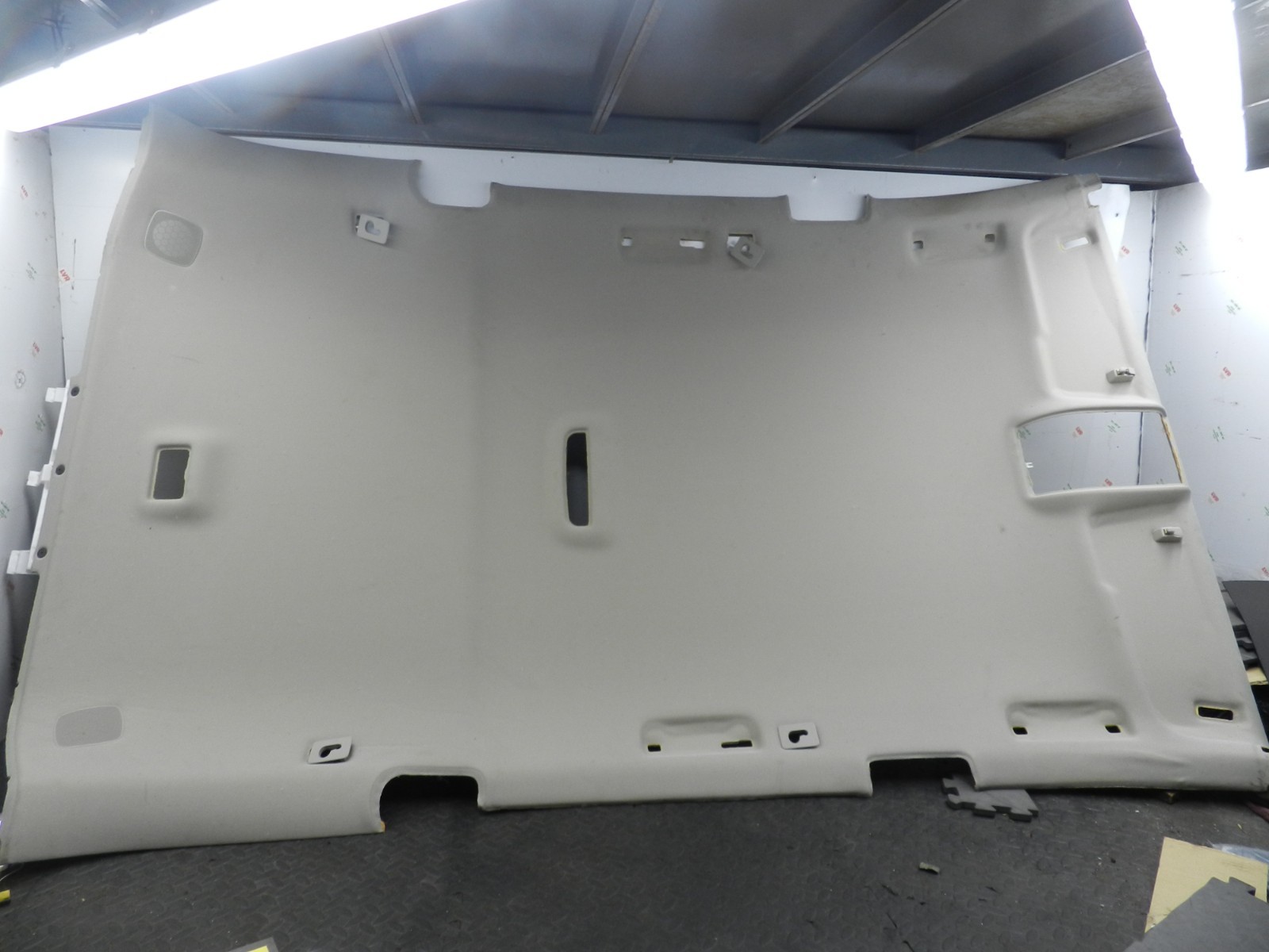 159. 2010 AUDI Q7 S LINE. ROOF LINER COVER